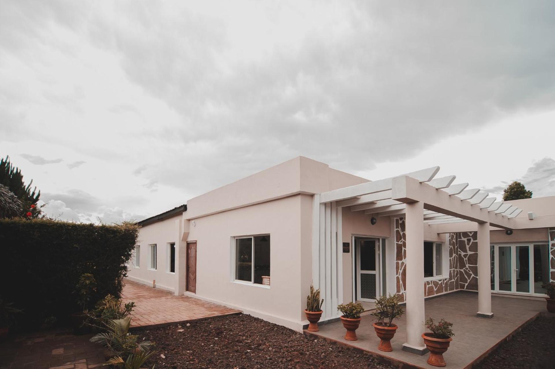 Mahafaly Hotel & Resort Antsirabe Ngoại thất bức ảnh